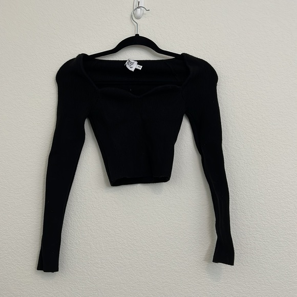 Black, sweetheart neckline cropped sweater - Picture 2 of 2
